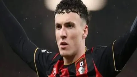 “福塞：莱奥若想成为巨星，需接受严格锻炼”